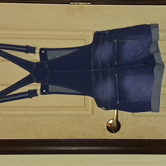NO BO Relaxed fit size 3/5 sm dark faded Denim overalls shorts. Like new! Cute! - Picture 4 of 9